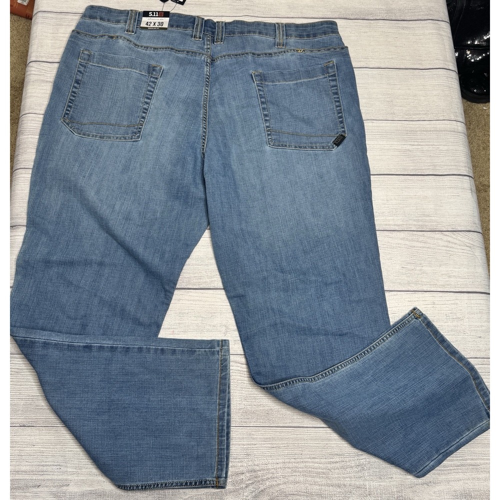 5.11 Tactical Defender Flex Jean Mens 42x30 Regular Fit Light Wash Denim NWT‎